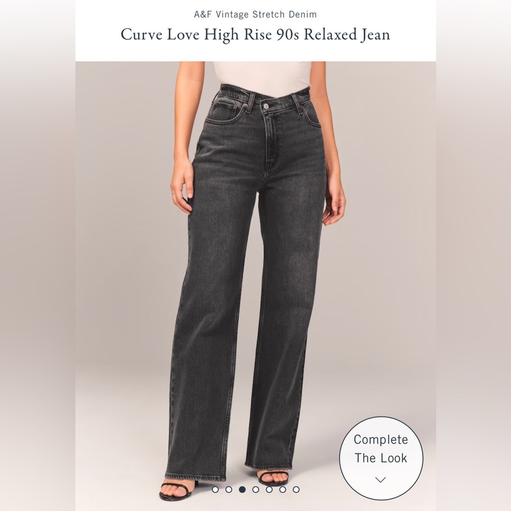 Abercrombie & Fitch - Curve Love High Rise 90’s Relaxed Jeans - Size 31